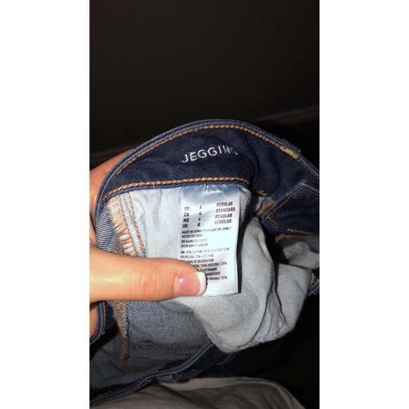 American Eagle High-Waisted Distressed Jeggings - Picture 5 of 8